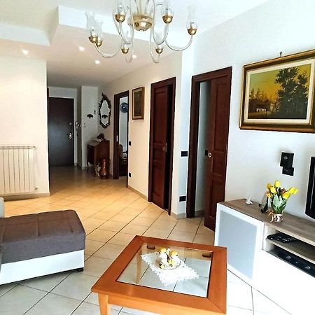 Il Tulipano Appartement San Bartolomeo Al Mare Buitenkant foto