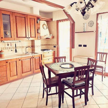 Il Tulipano Appartement San Bartolomeo Al Mare Buitenkant foto