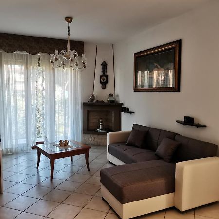 Il Tulipano Appartement San Bartolomeo Al Mare Buitenkant foto