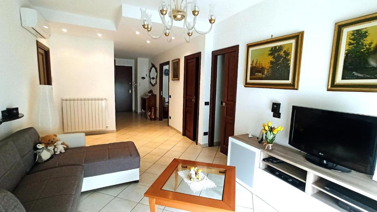 Il Tulipano Appartement San Bartolomeo Al Mare Buitenkant foto